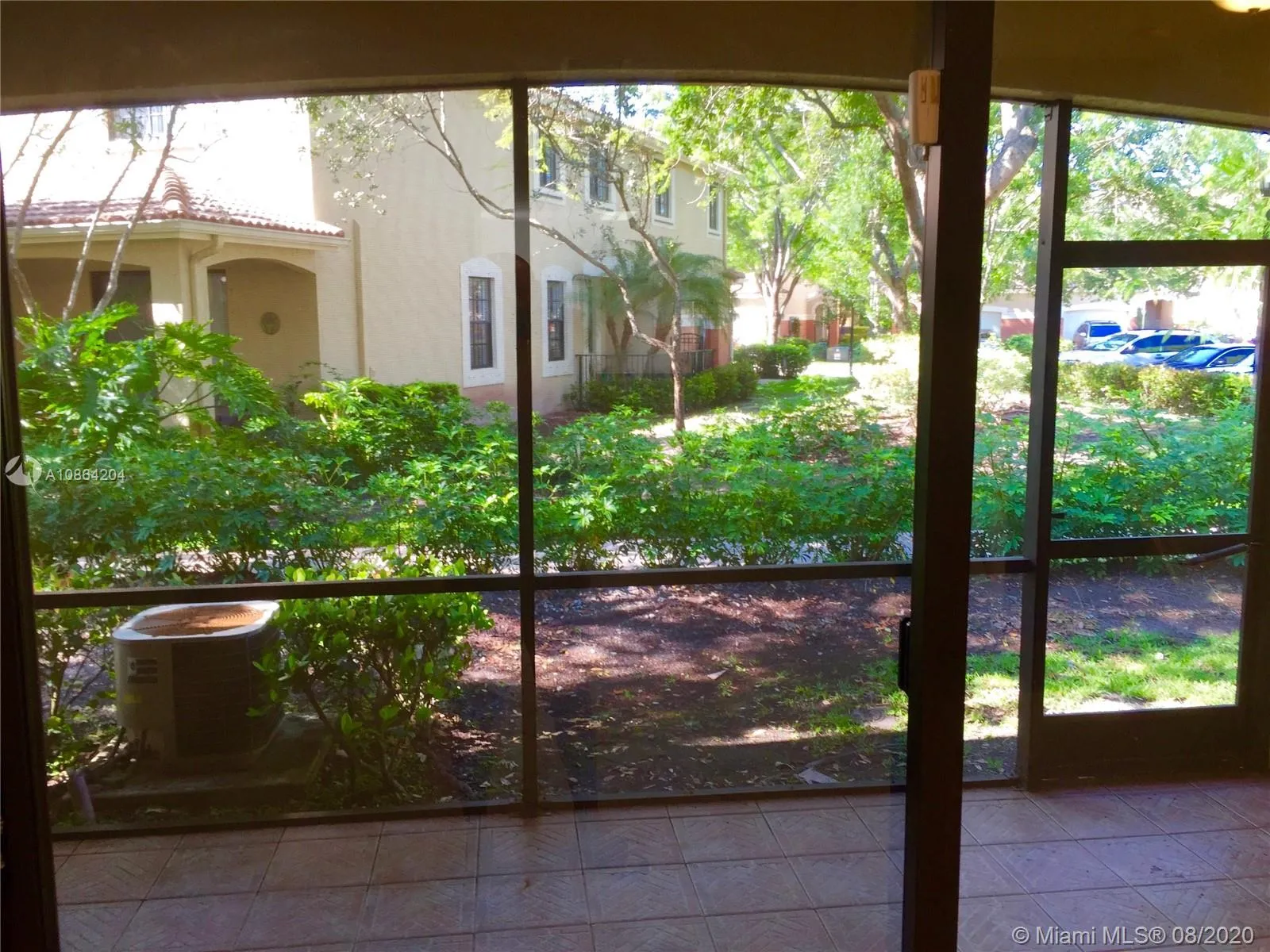 3892 Tree Top Dr, Weston FL 33332