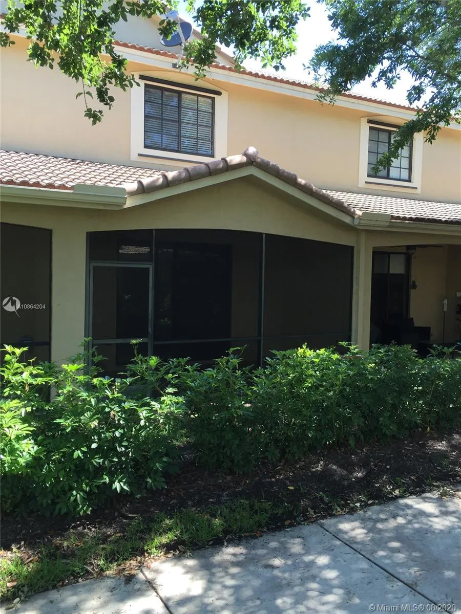 3892 Tree Top Dr, Weston FL 33332