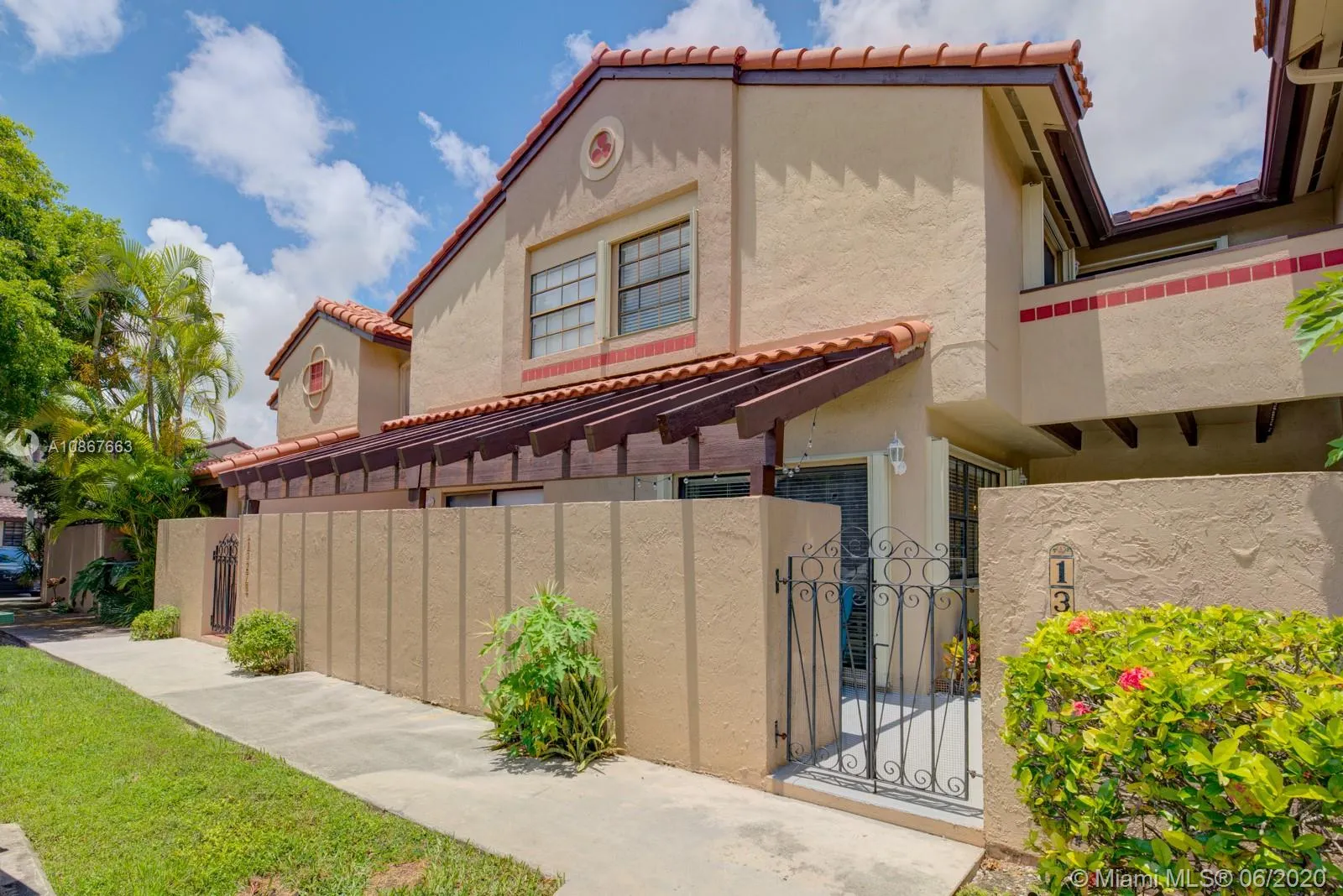 2 bedroom 2 bath for sale at 13274 SW 112th Ter, Miami FL 33186