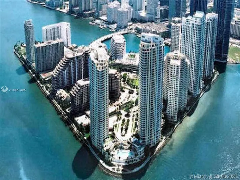 1 bedroom 1 bath for sale at 540 Brickell Key Dr # 1226, Miami FL 33131
