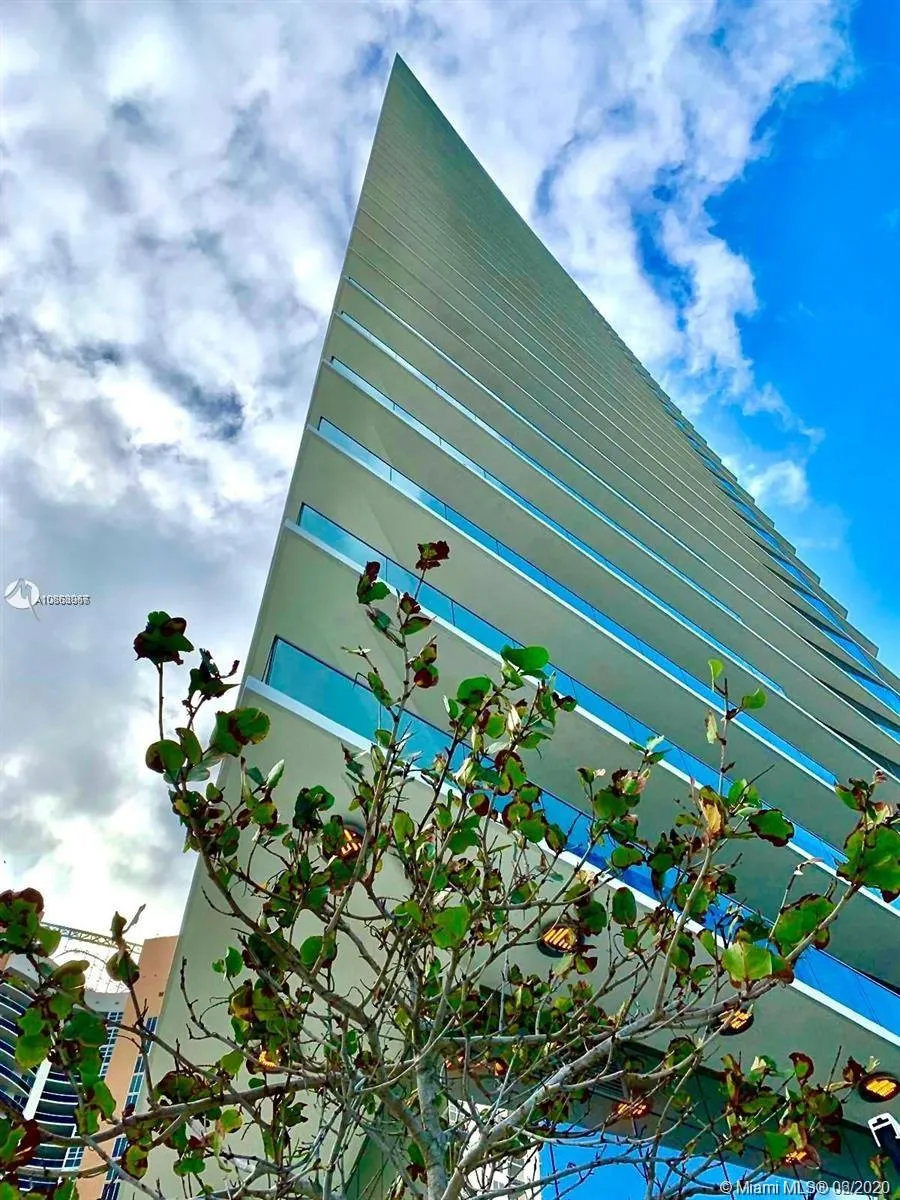 2 bedroom 2 bath for sale at 18975 Collins Ave # 1105, Sunny Isles Beach FL 33160