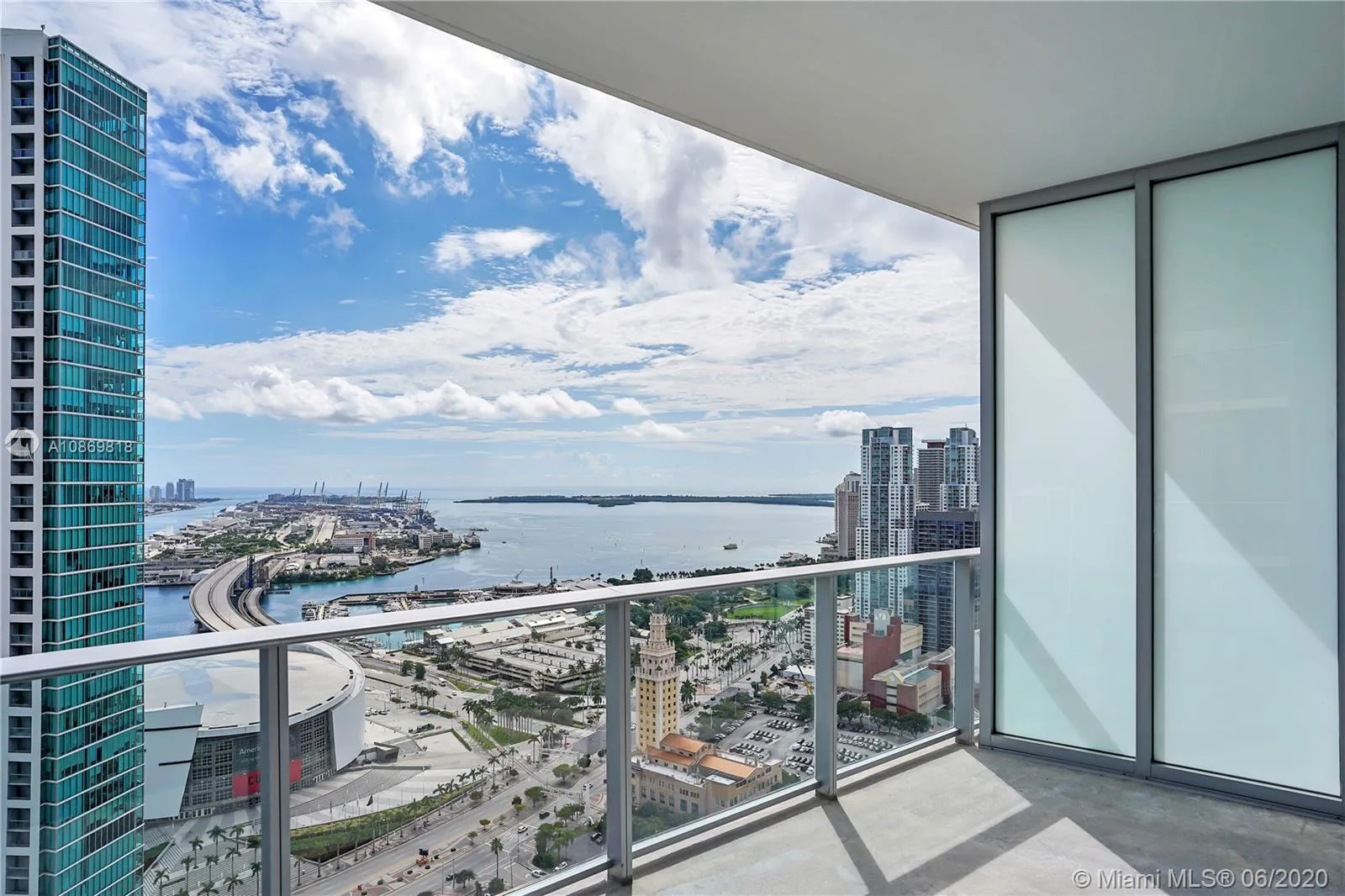 2 bedroom 3 bath for sale at 851 NE 1st Ave # 3007, Miami FL 33132