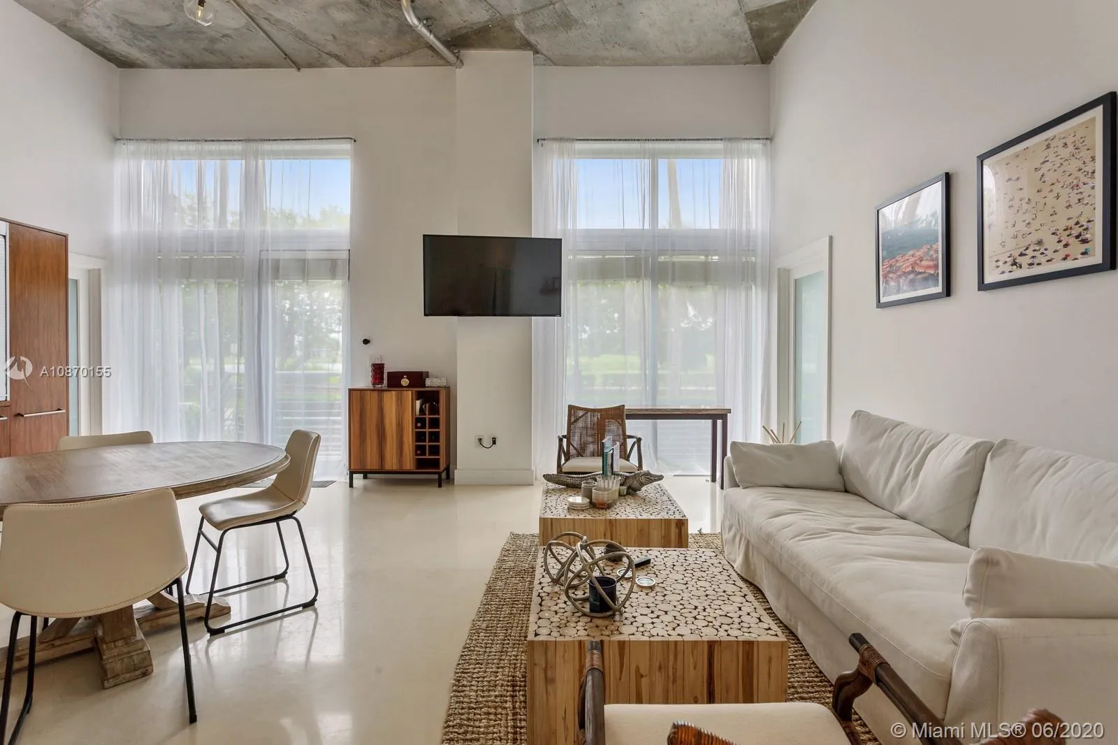2 bedroom 2 bath for rent at 2001 Meridian Ave # 103, Miami Beach FL 33139