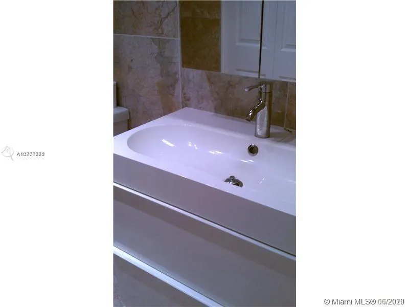 1865 S Ocean Dr # 2D, Hallandale Beach FL 33009