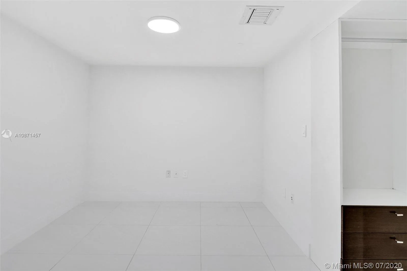 900 Biscayne Blvd # 1808, Miami FL 33132