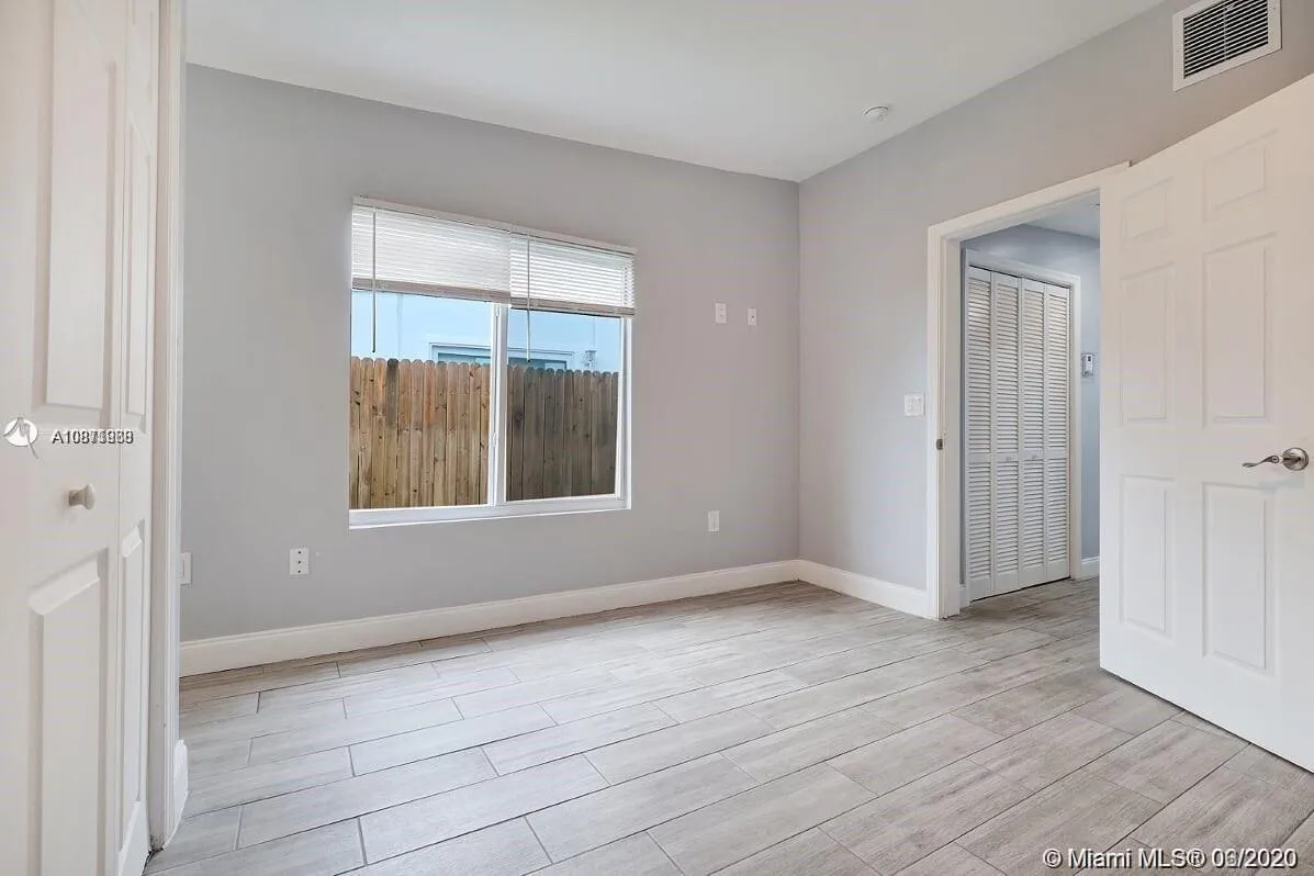 2207 Charleston St, Hollywood FL 33020