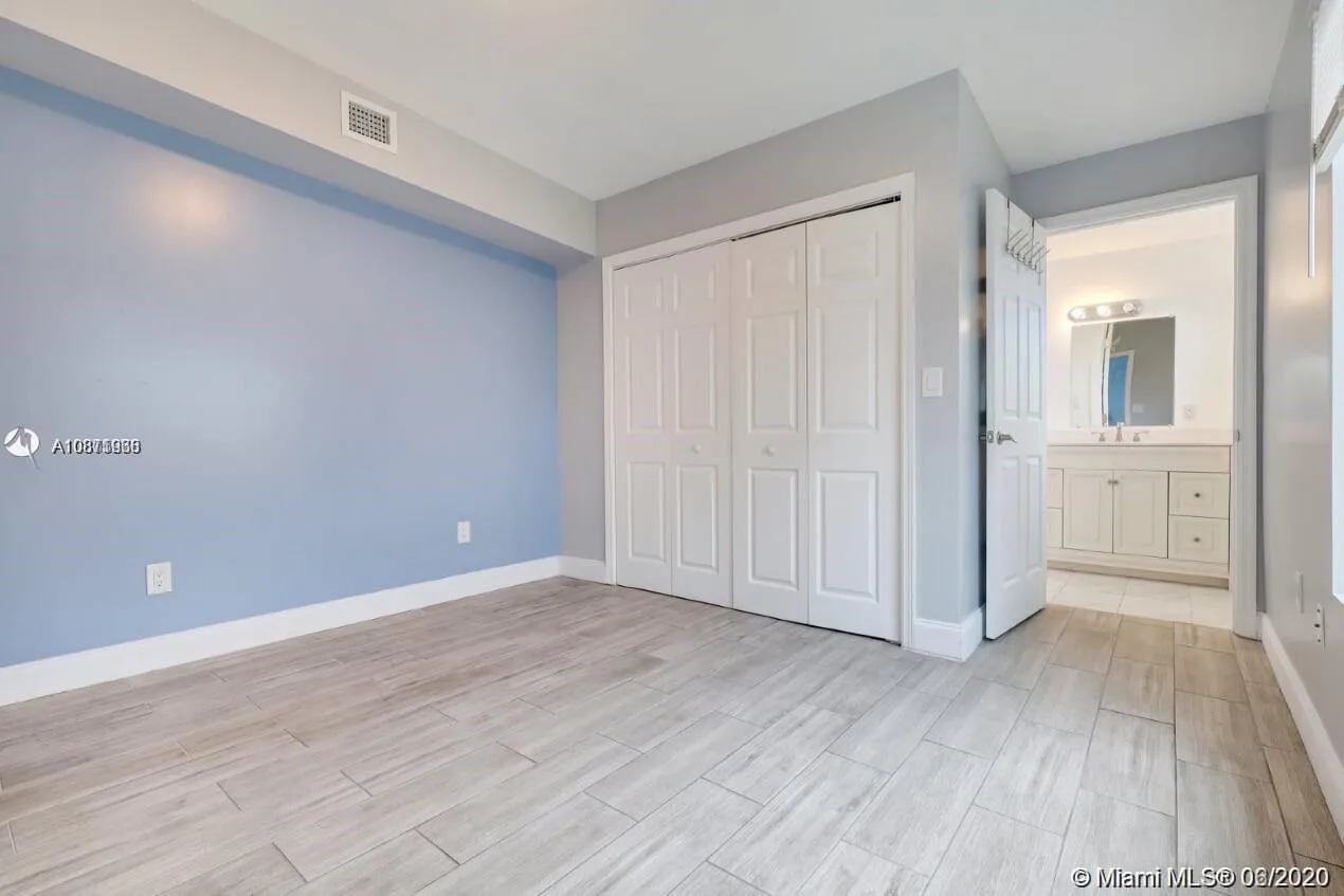 2207 Charleston St, Hollywood FL 33020