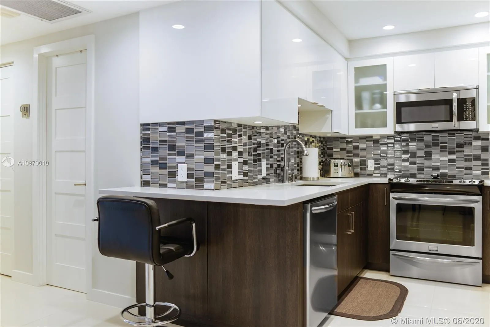 1980 S Ocean Dr # 3C, Hallandale Beach FL 33009
