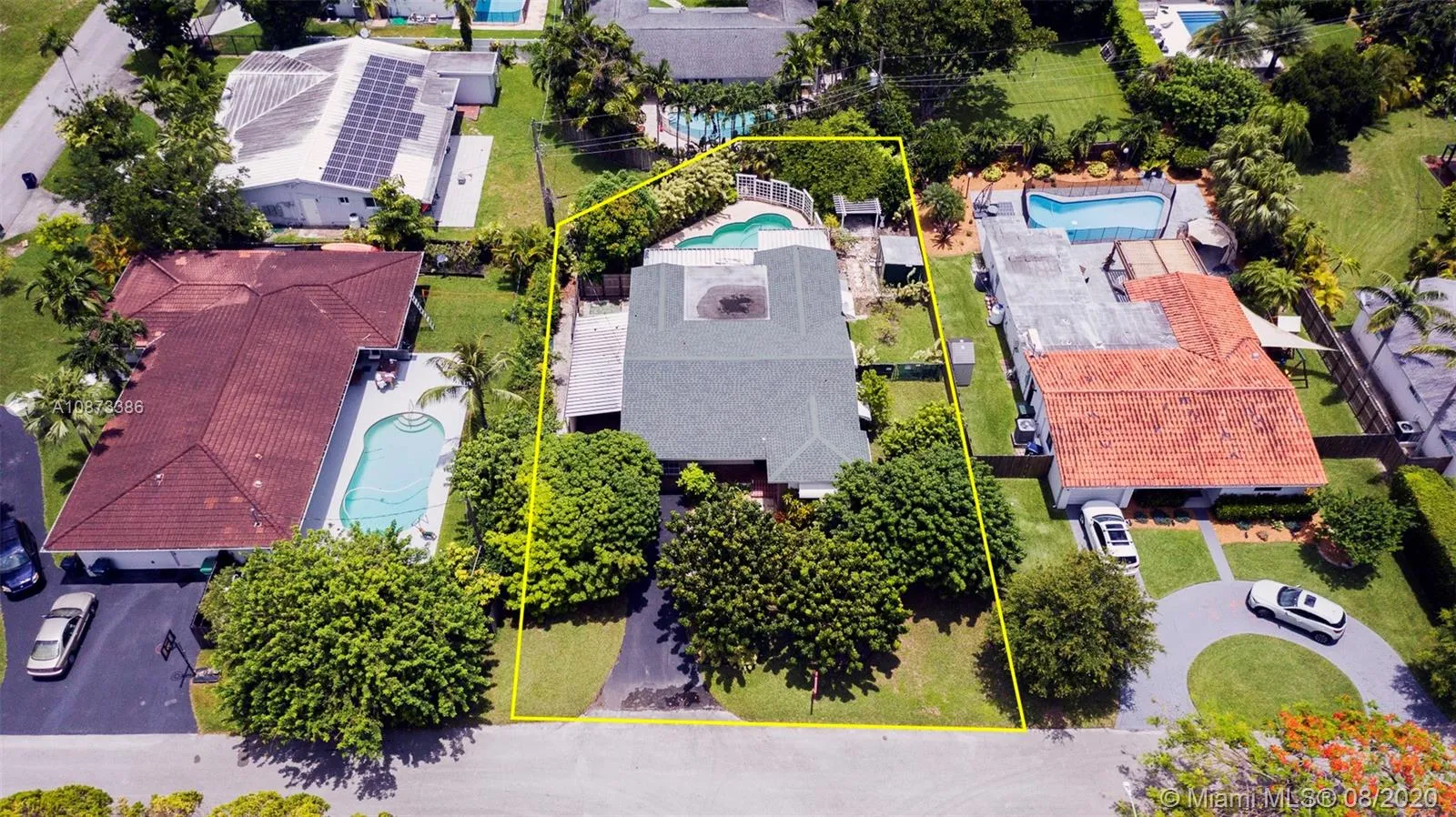 3 bedroom 2 bath for sale at 5231 SW 65th Ave, South Miami FL 33155