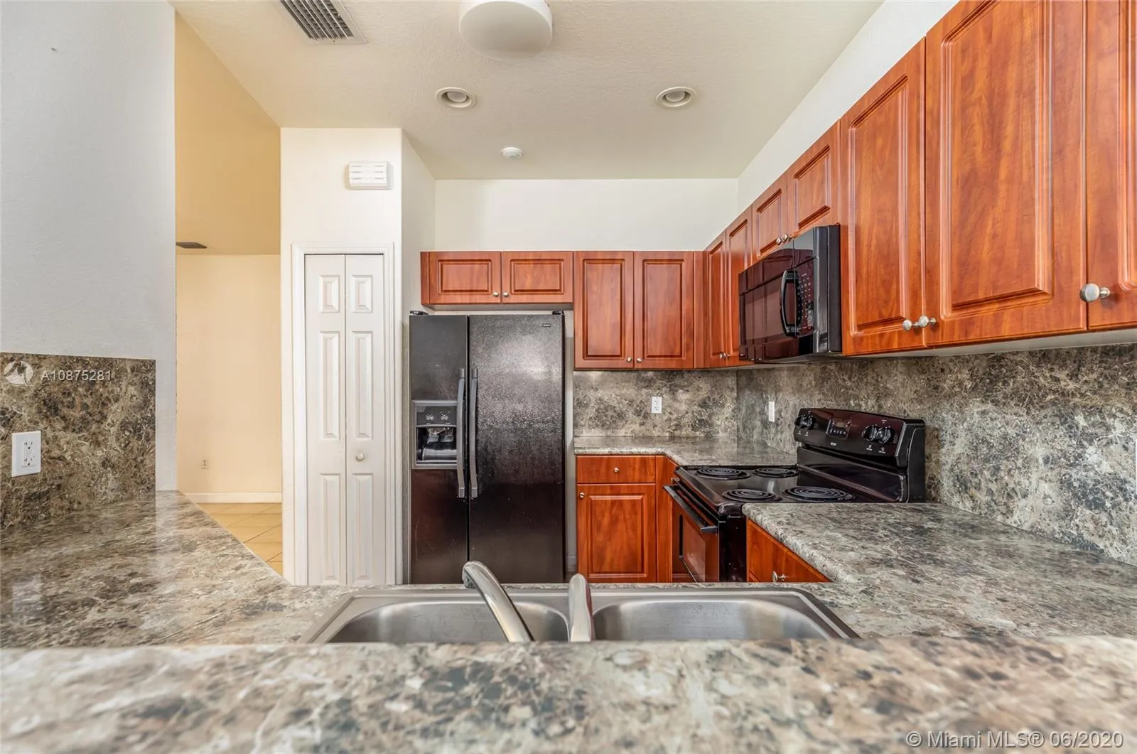 1010 NW 102nd Ct # 1010, Miami FL 33172