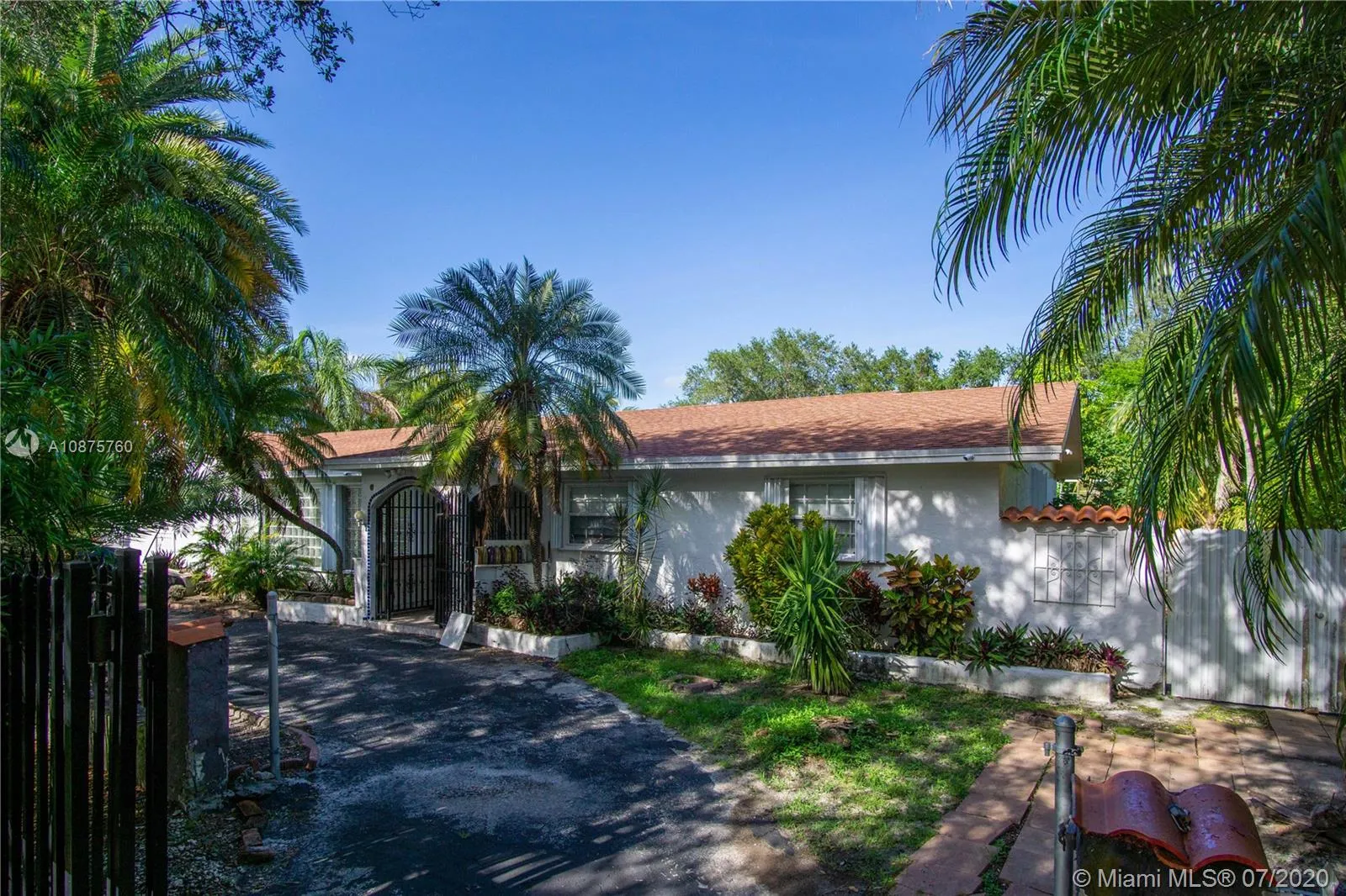 4 bedroom 2 bath for sale at 17425 SW 87th Ave, Palmetto Bay FL 33157