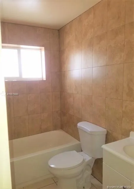 1 bedroom 1 bath for rent at 2230 Madison St # 08, Hollywood FL 33020