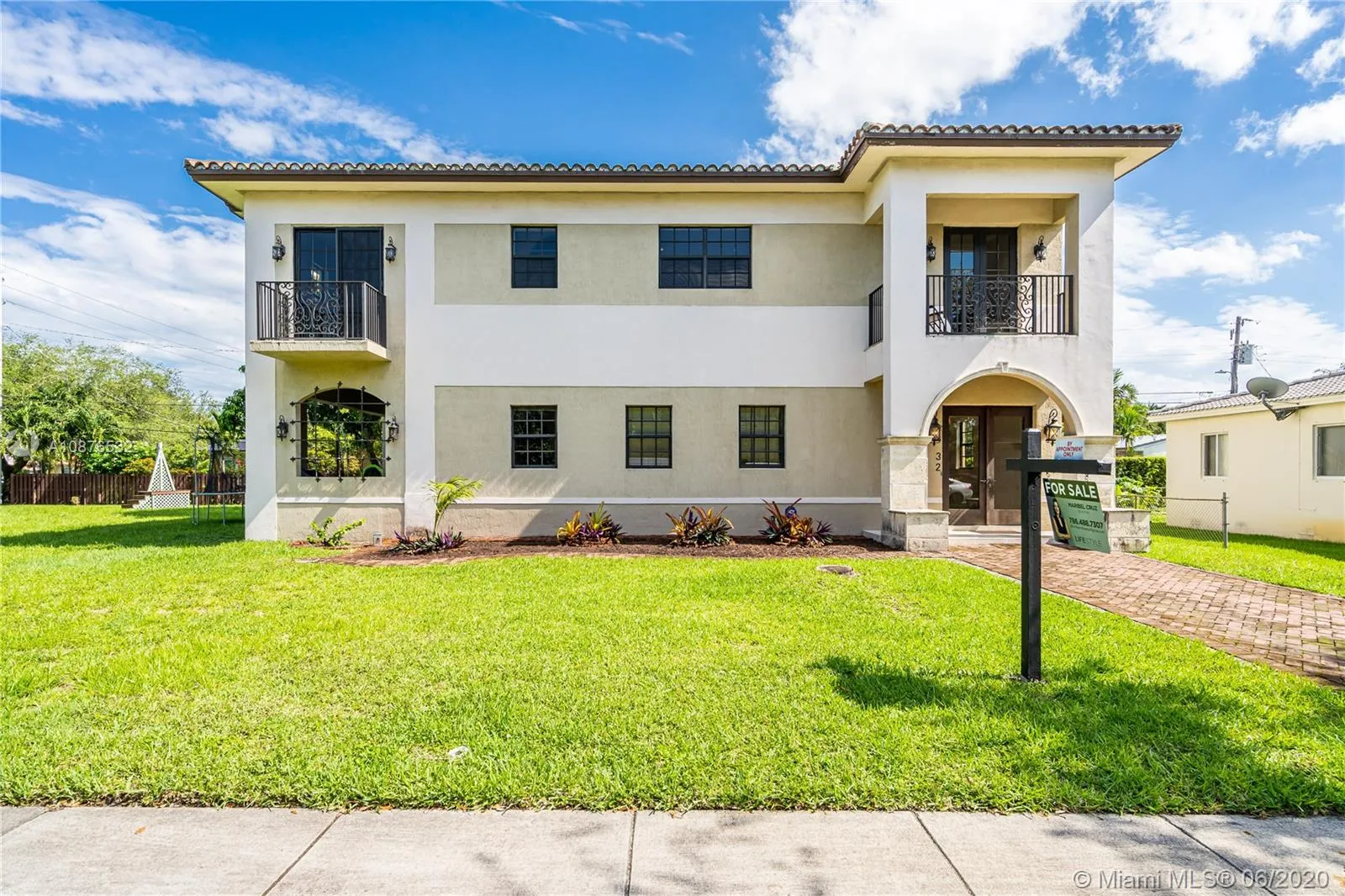 4 bedroom 5 bath for sale at 2 Hough Dr, Miami Springs FL 33166