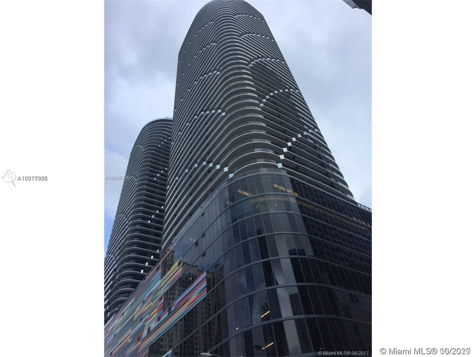 1 bedroom 1 bath for rent at 55 SW 9th St # 3809, Miami FL 33130