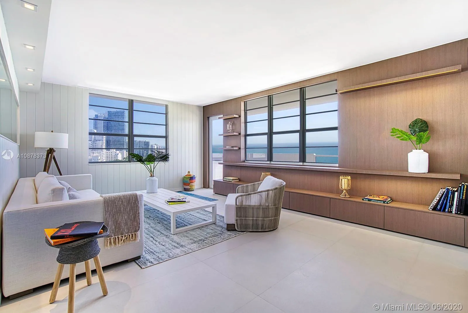 2 bedroom 2 bath for rent at 100 Lincoln Rd # 947, Miami Beach FL 33139