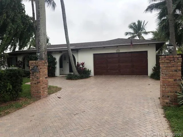 5 bedroom 2 bath for rent at 325 Isle Of Capri Dr, Fort Lauderdale FL 33301