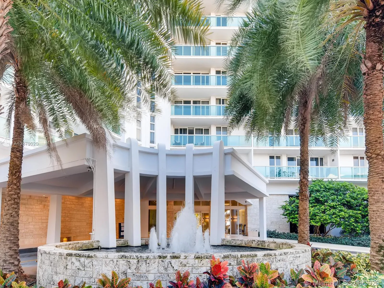 100 Bayview Dr # 401, Sunny Isles Beach FL 33160