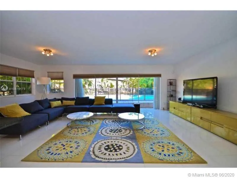 8033 Noremac Ave, Miami Beach FL 33141