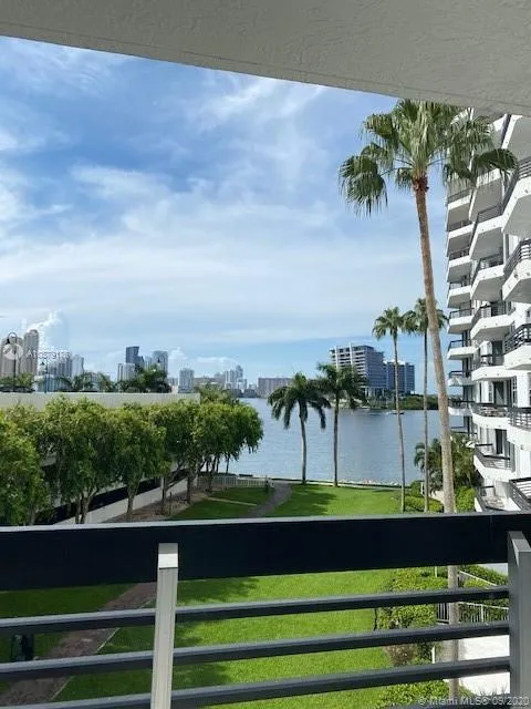 3530 Mystic Pointe Dr # 411, Aventura FL 33180