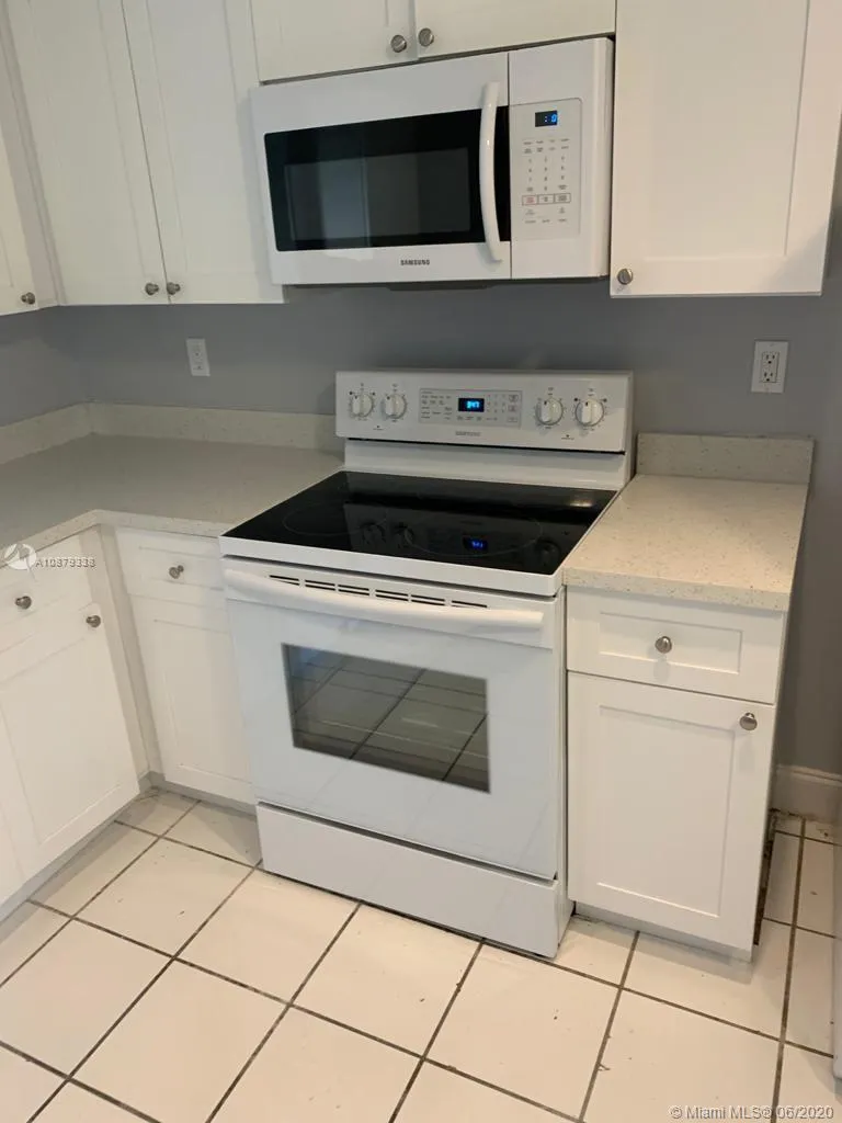 7911 Southgate Blvd # B1, North Lauderdale FL 33068