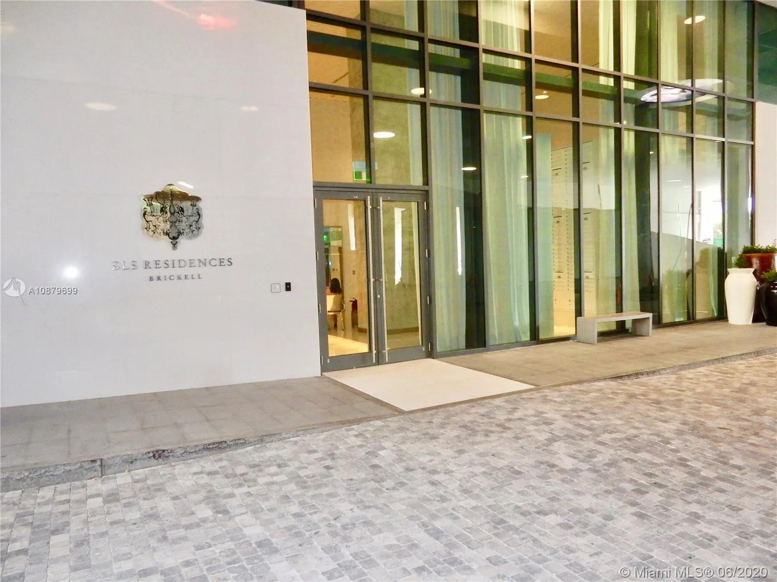 1 bedroom 1 bath for sale at 1300 S Miami Ave # 2504, Miami FL 33130