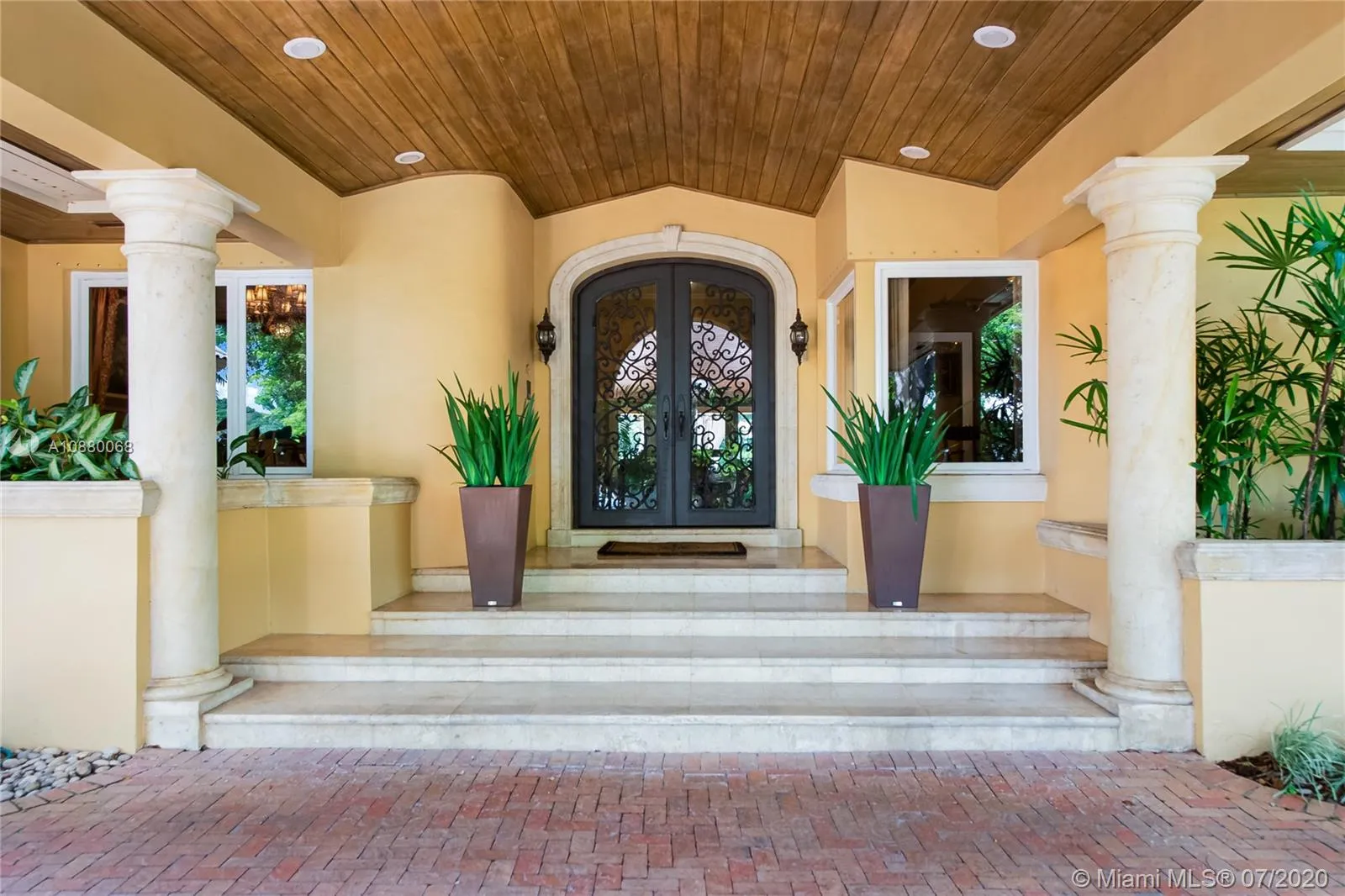 6 bedroom 5 bath for rent at 7805 Los Pinos Cir, Coral Gables FL 33143