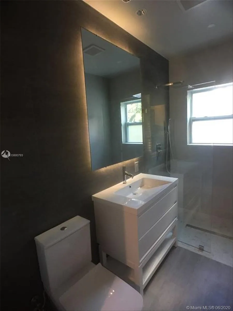 6832 Mindello St, Coral Gables FL 33146