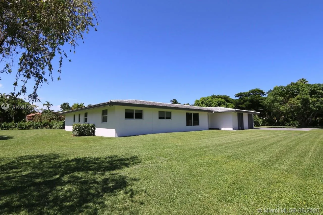 6695 SW 96th St, Pinecrest FL 33156