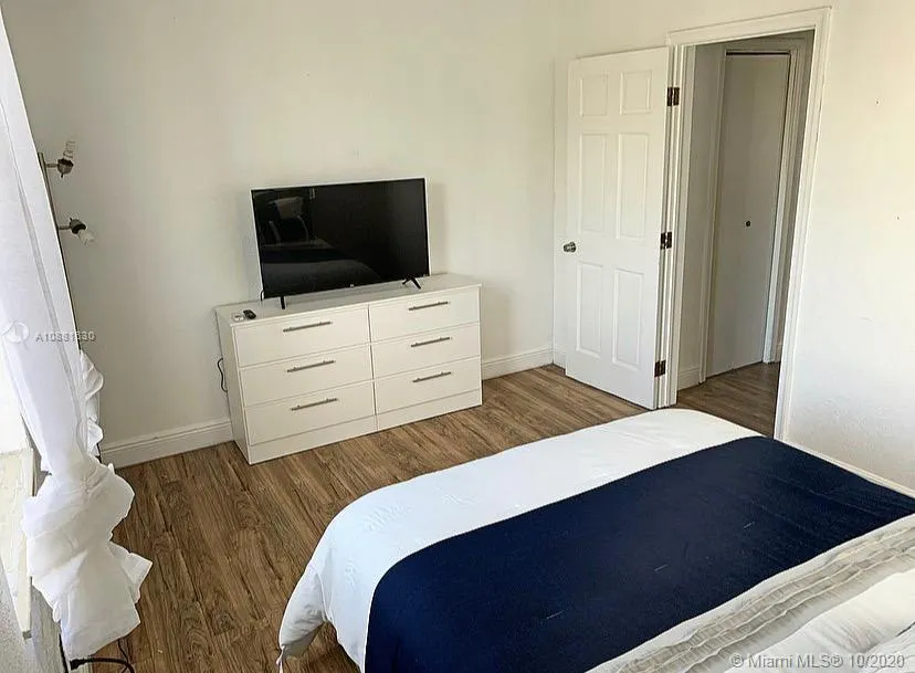 7928 Harding Ave # 5, Miami Beach FL 33141