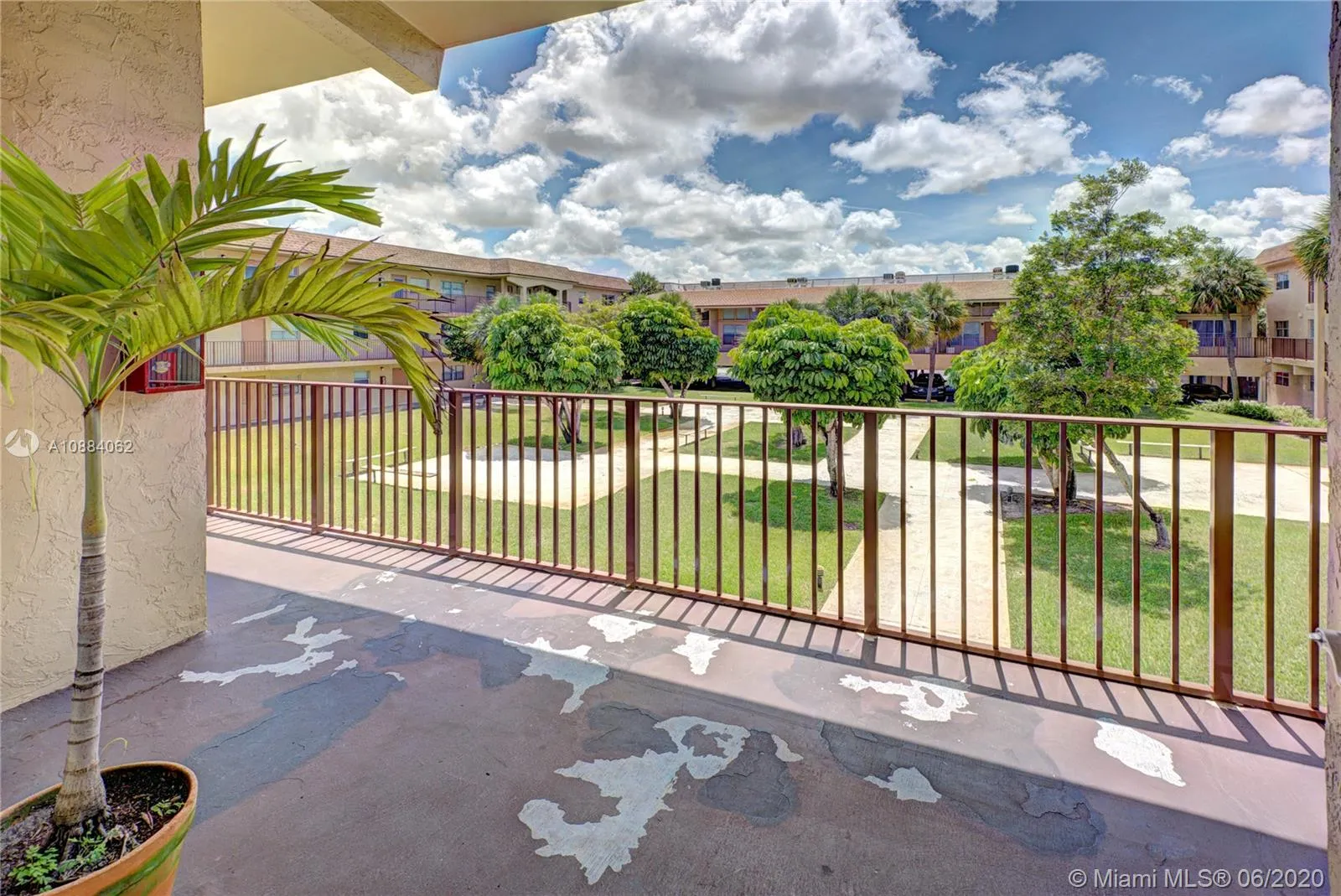 4121 NW 26th St # T14, Lauderhill FL 33313