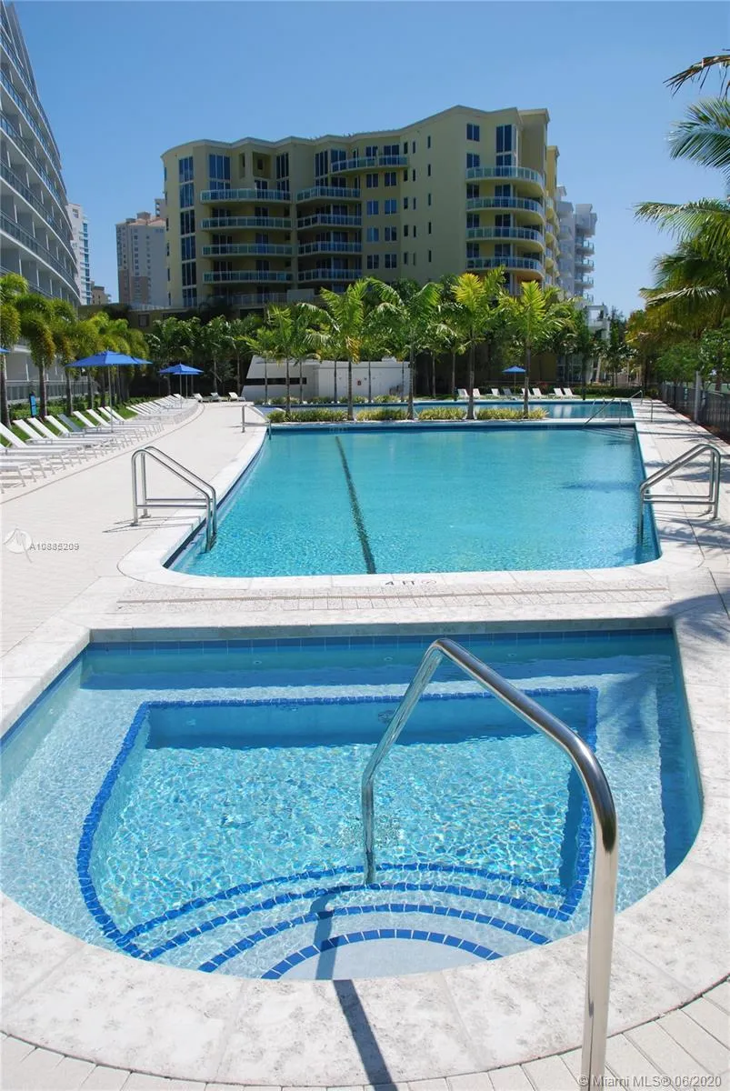 2950 NE 188th St # 143, Aventura FL 33180