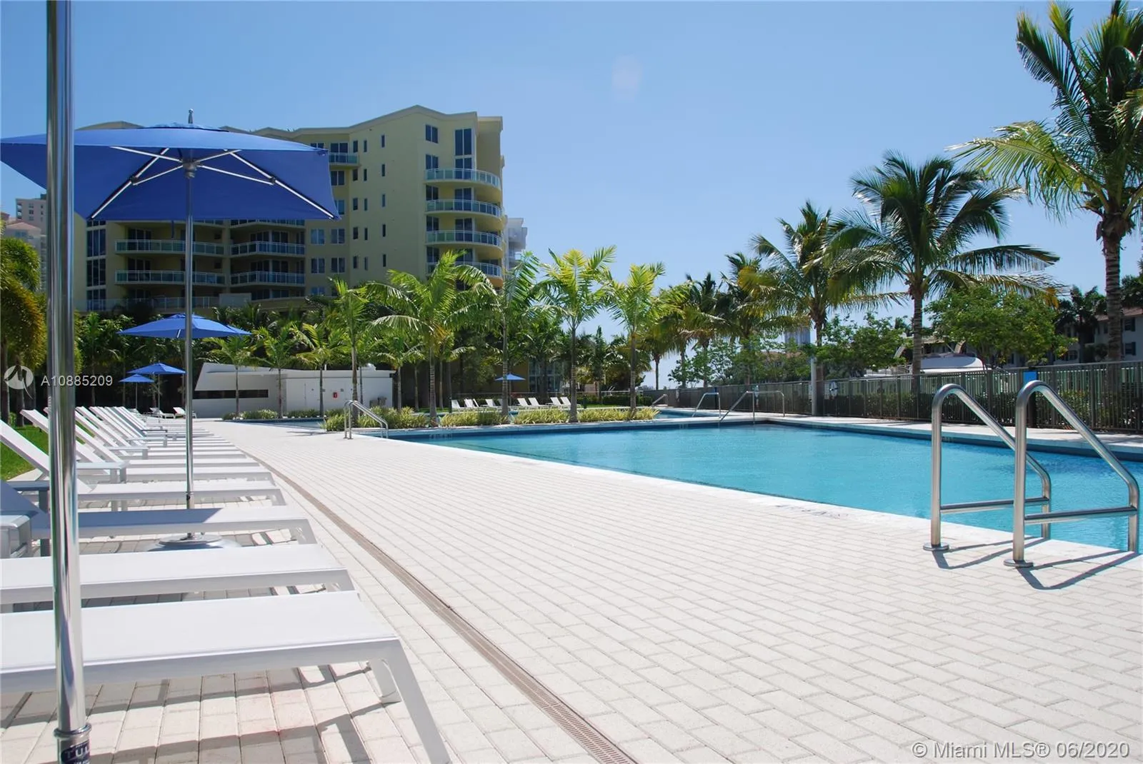 2950 NE 188th St # 143, Aventura FL 33180