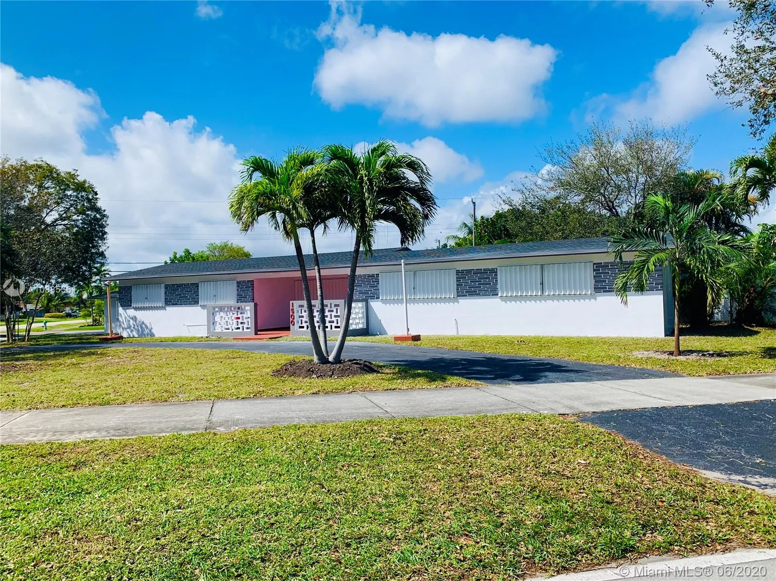 3 bedroom 2 bath for sale at 1500 N Park Rd, Hollywood FL 33021