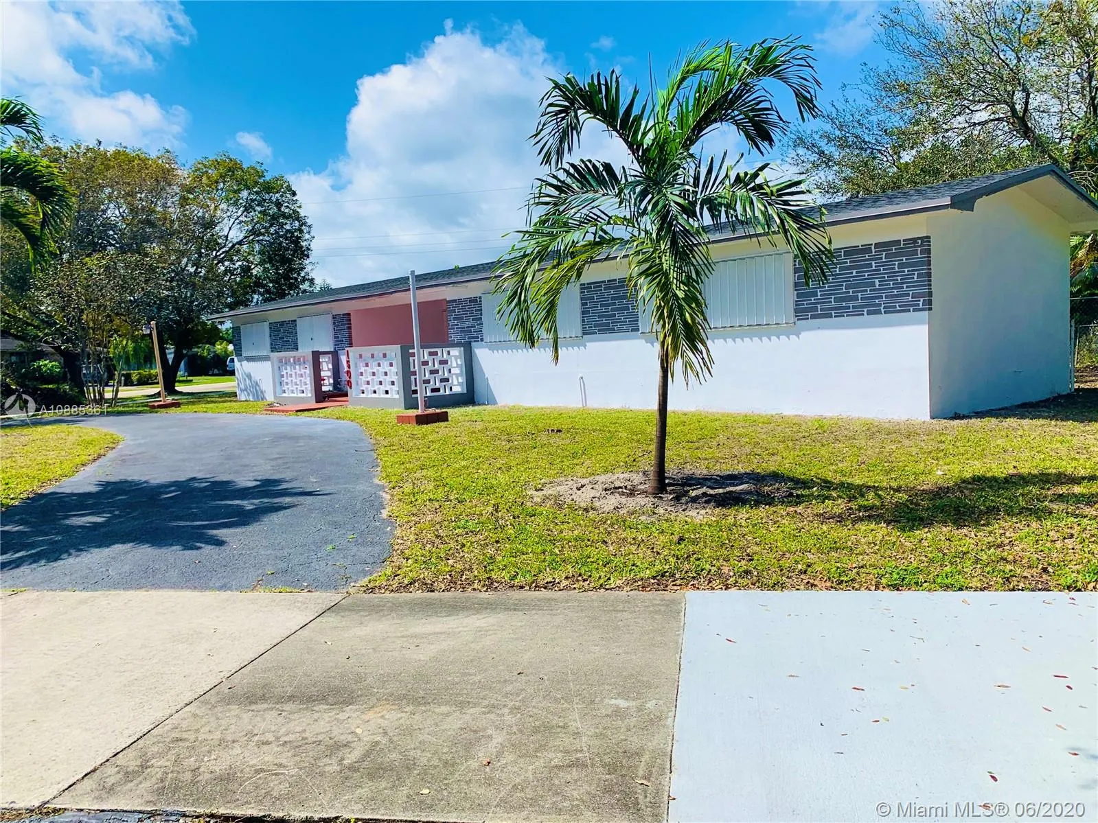 1500 N Park Rd, Hollywood FL 33021