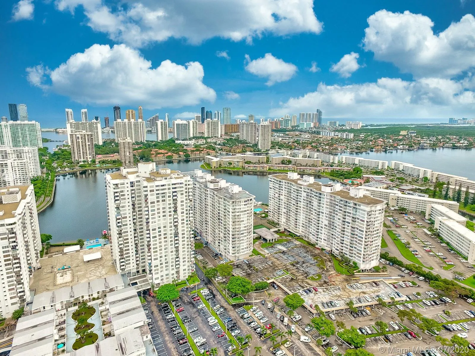 2750 NE 183rd St # 1107, Aventura FL 33160