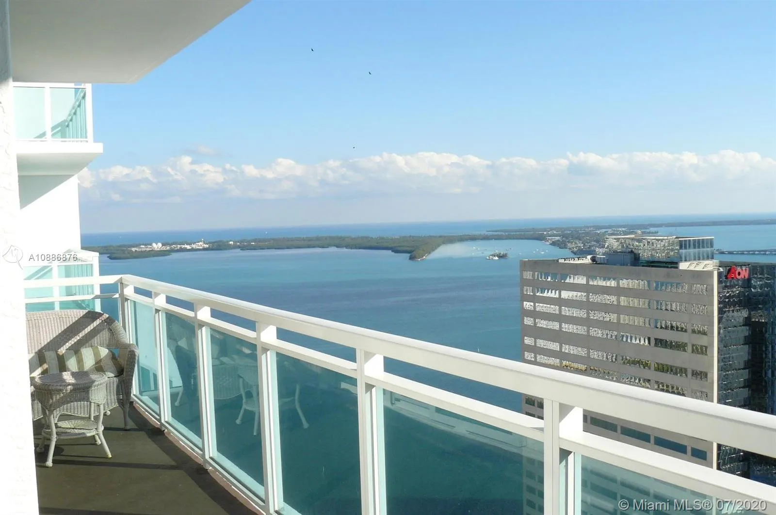 2 bedroom 2 bath for rent at 950 Brickell Bay Dr # 4007, Miami FL 33131