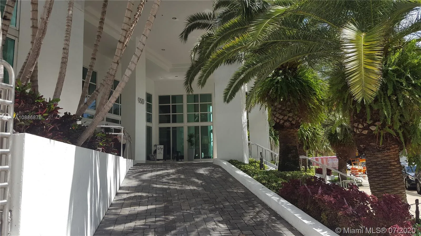 950 Brickell Bay Dr # 4007, Miami FL 33131