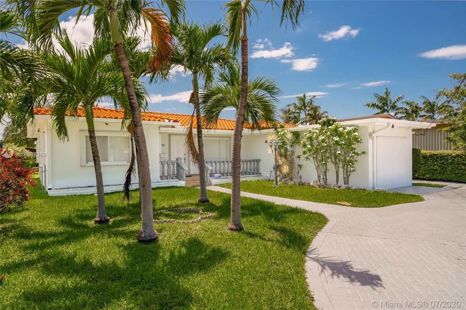 4 bedroom 3 bath for sale at 7770 Hawthorne Ave, Miami Beach FL 33141