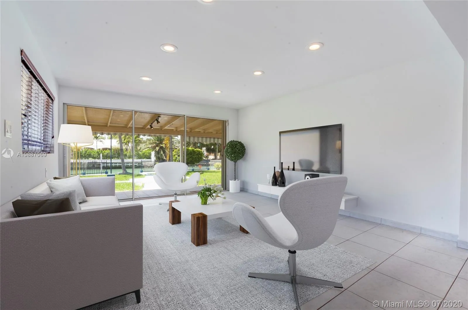 7770 Hawthorne Ave, Miami Beach FL 33141