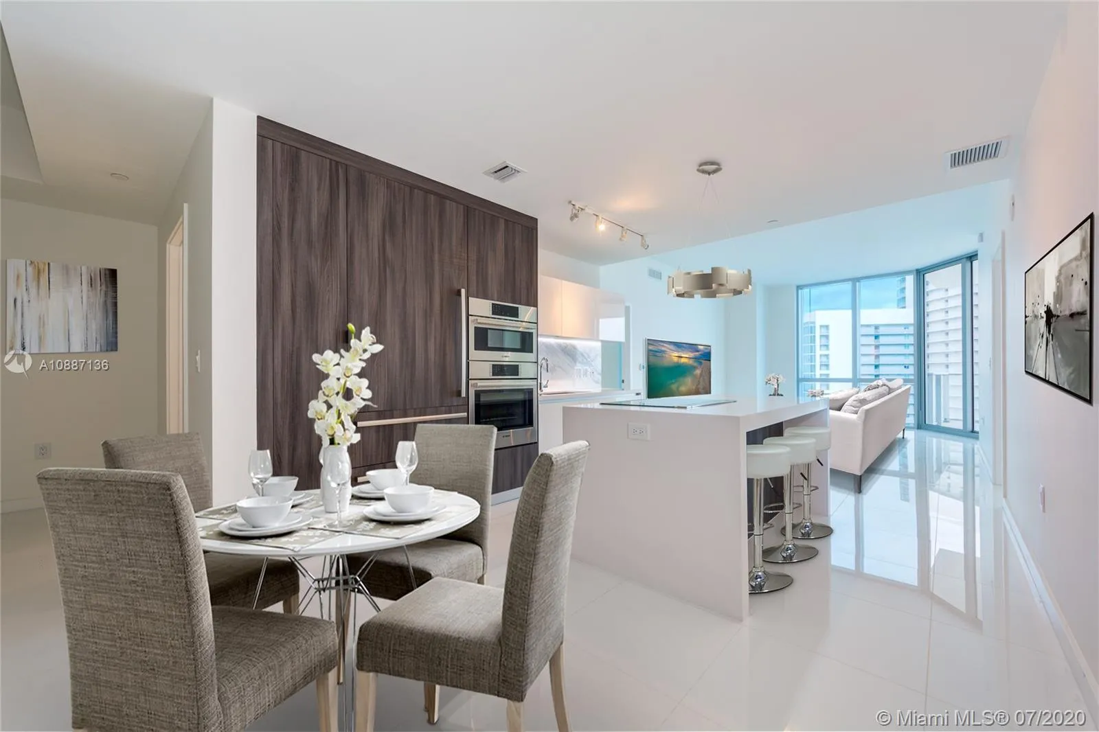 851 NE 1st Ave # 4007, Miami FL 33132