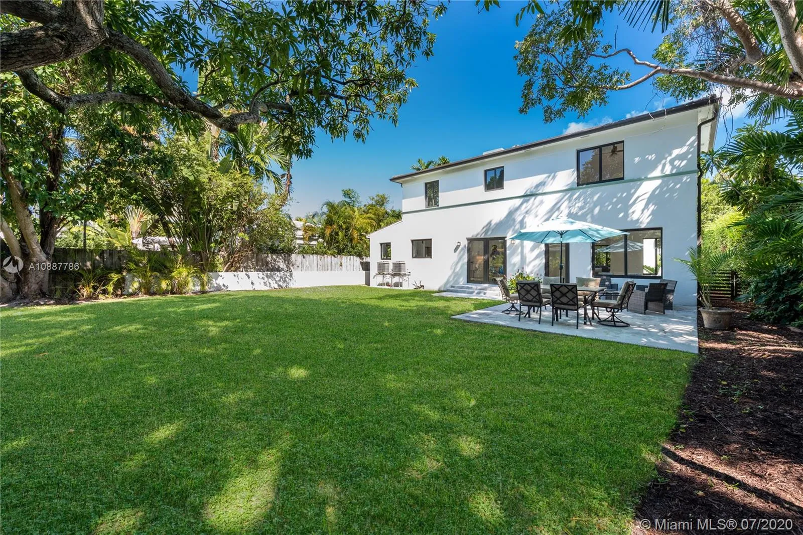 6166 Pine Tree Dr, Miami Beach FL 33140