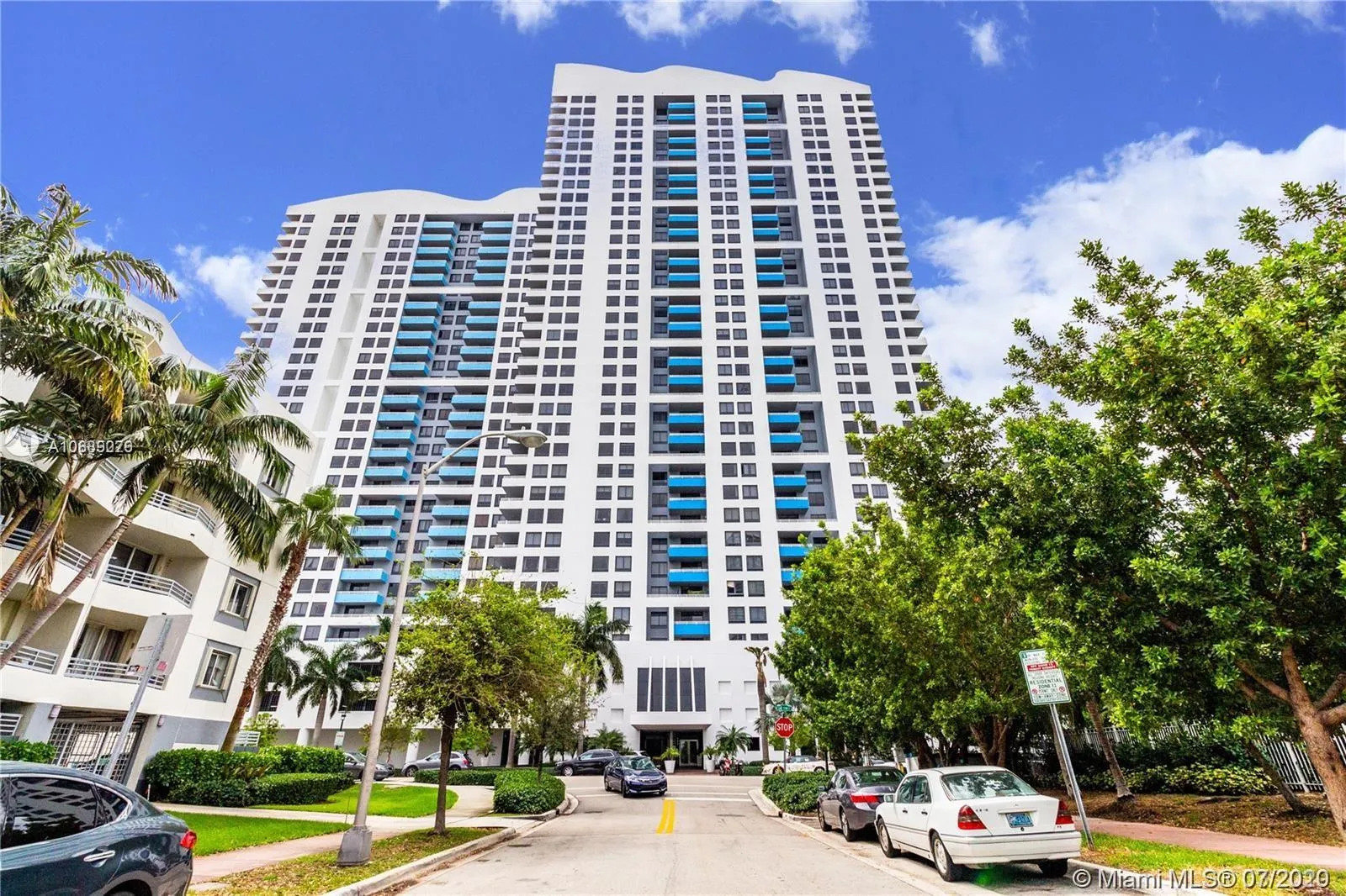 1 bedroom 1 bath for sale at 1330 West Ave # 810, Miami Beach FL 33139
