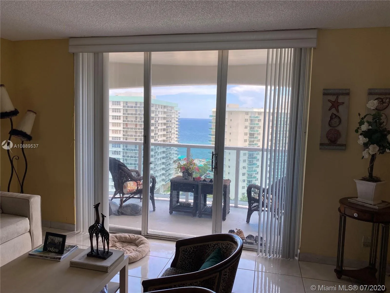 3800 S Ocean Dr # 1518, Hollywood FL 33019