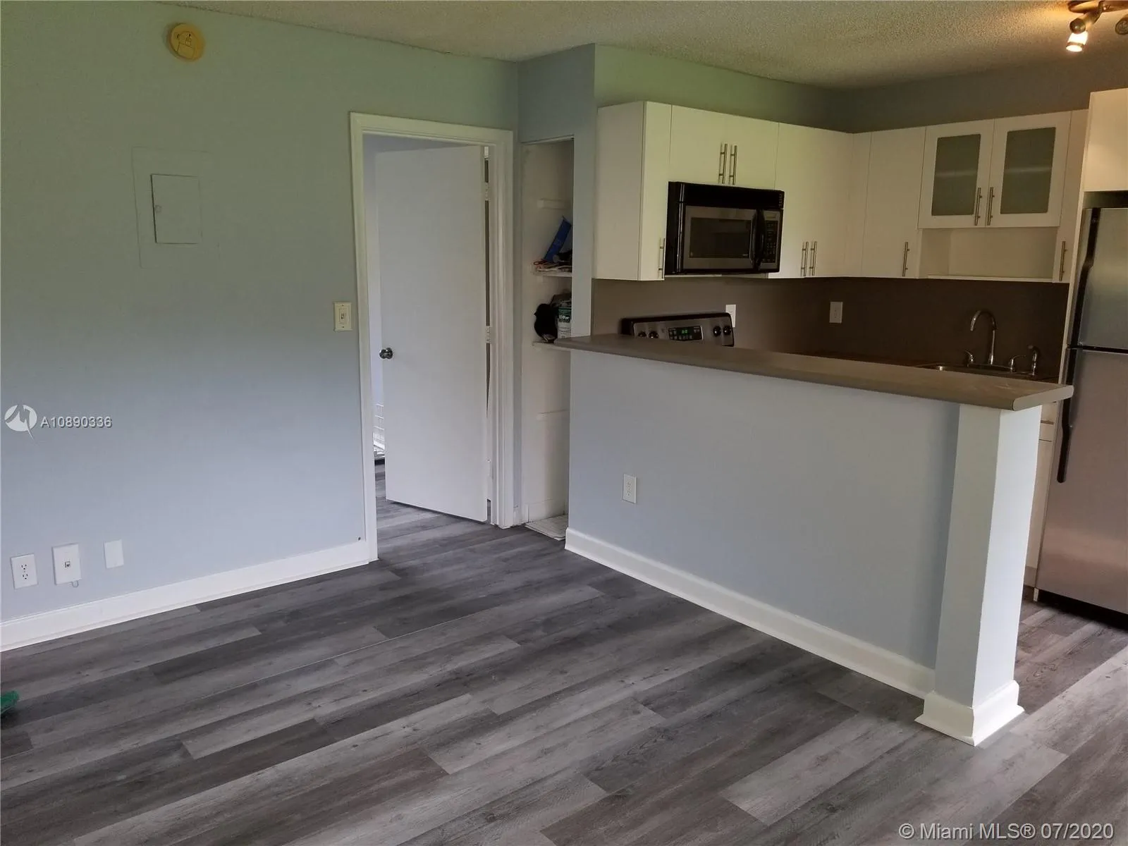 5156 NE 6th Ave # 207, Oakland Park FL 33334