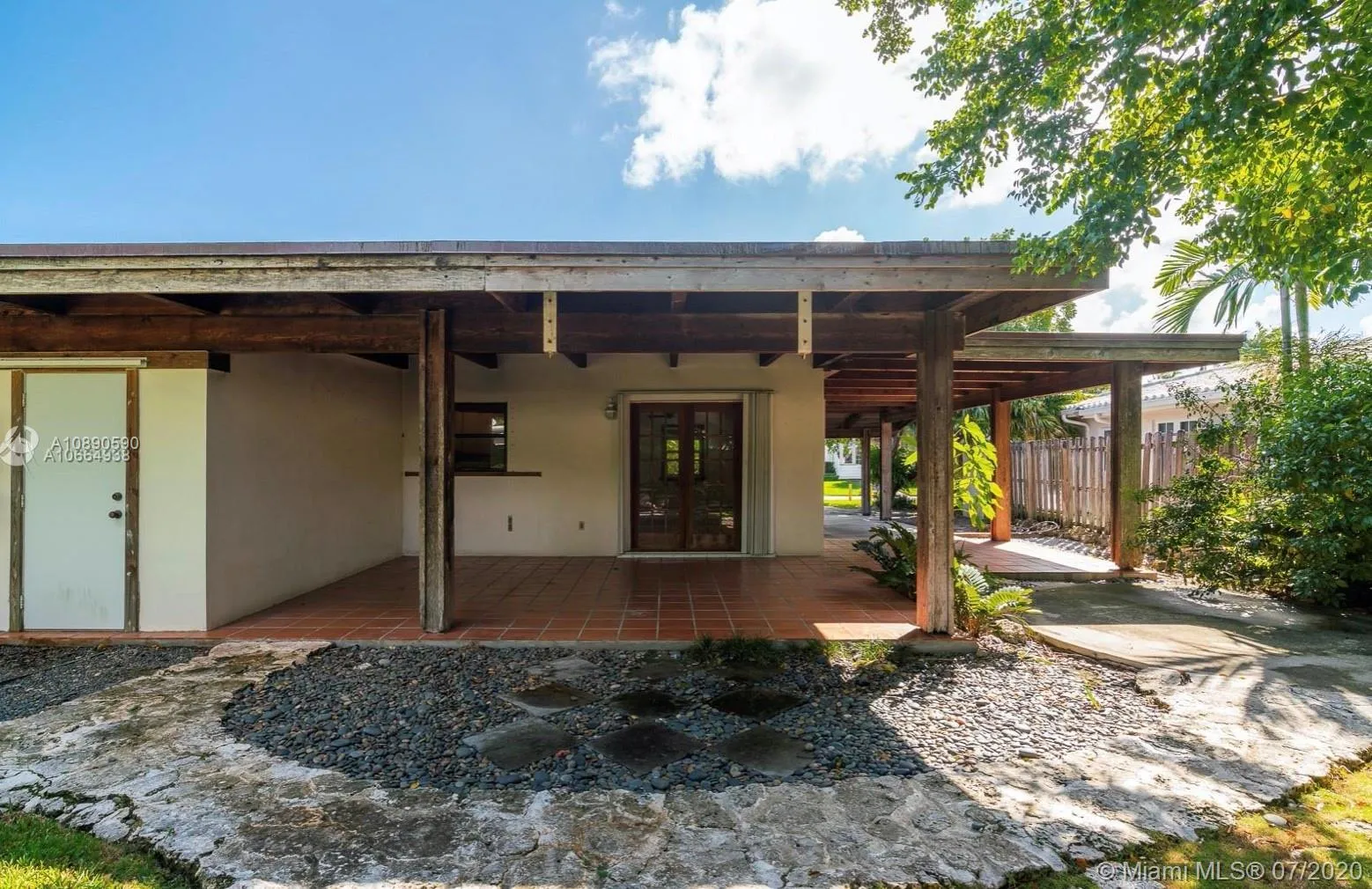 5 bedroom 5 bath for sale at 261 Greenwood Dr, Key Biscayne FL 33149