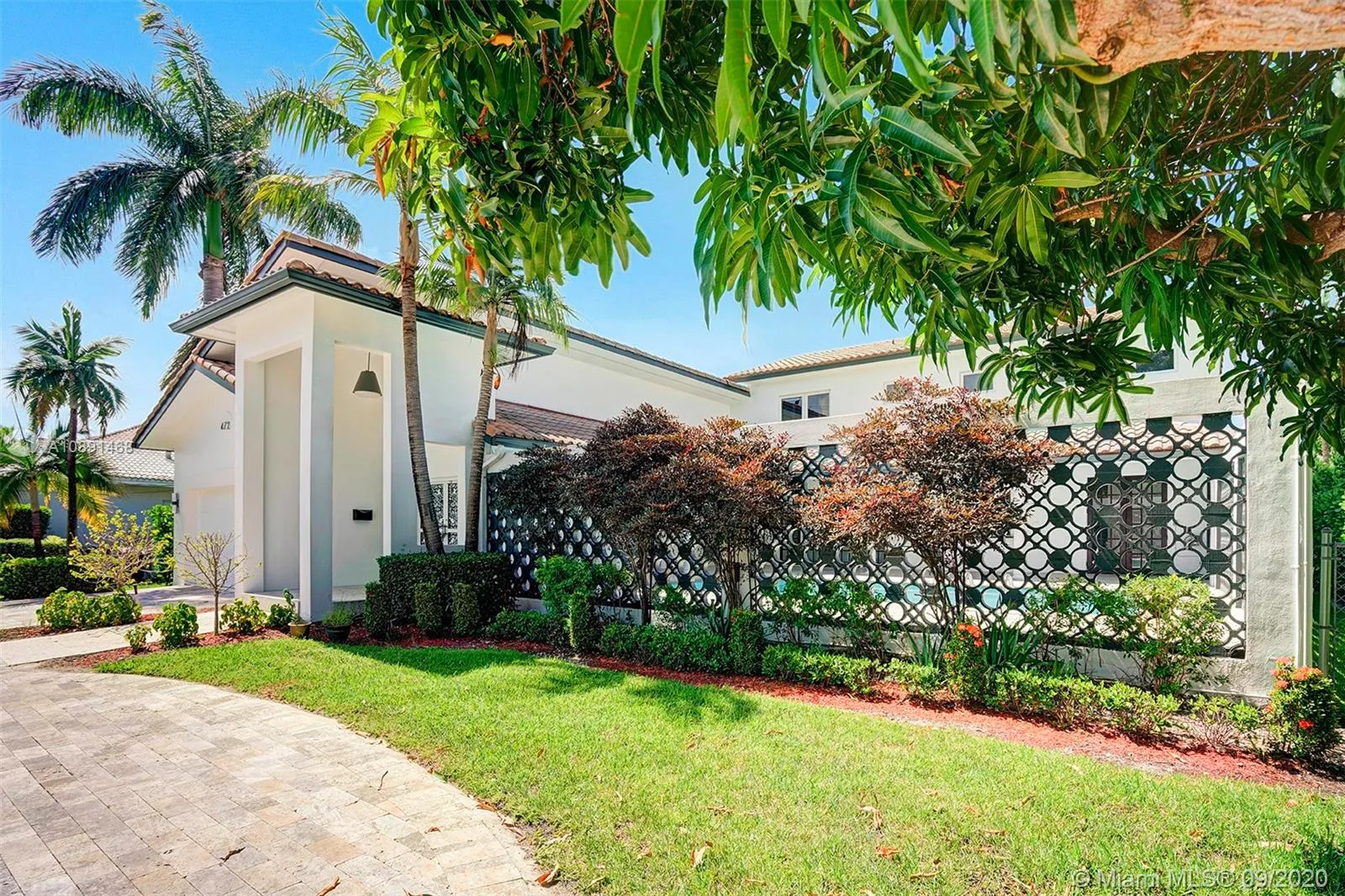 472 Sunset Dr, Hallandale Beach FL 33009