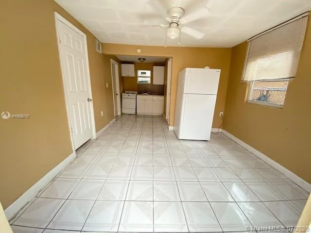 1872 NW 1st St, Miami FL 33125