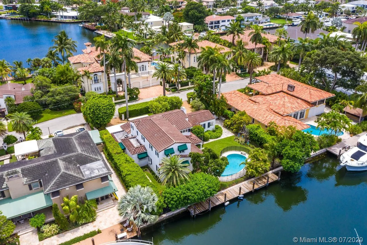 7 bedroom 8 bath for sale at 441 Isle Of Palms Dr, Fort Lauderdale FL 33301