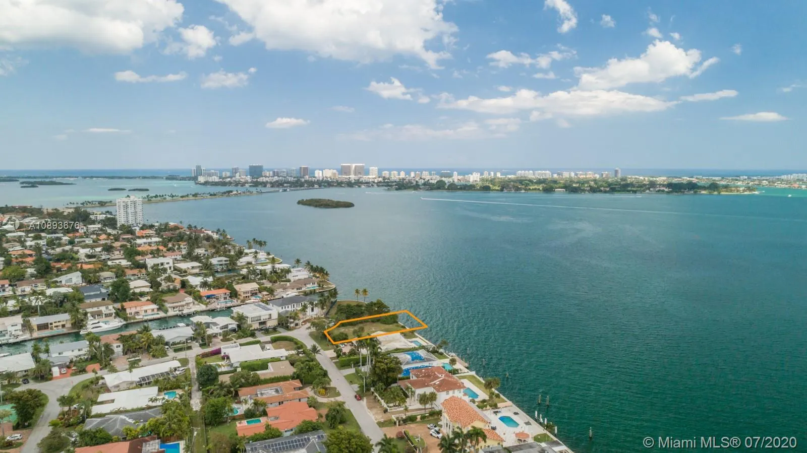 7 bedroom 7 bath for sale at 11404 N Bayshore Dr, North Miami FL 33181