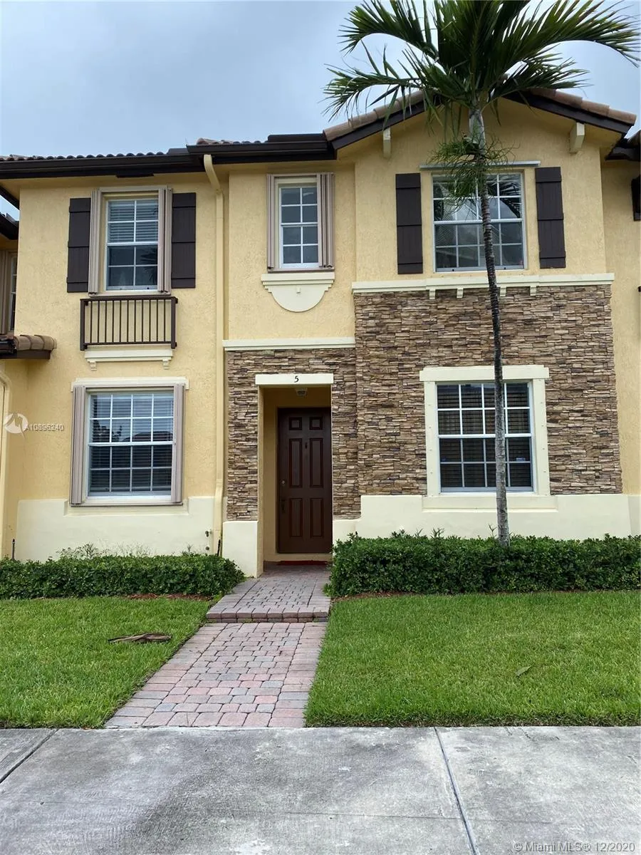 3 bedroom 2 bath for sale at 9247 SW 227th St # 2, Cutler Bay FL 33190